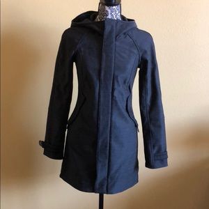 ARITZIA TNA FITTED HOODED JACKET